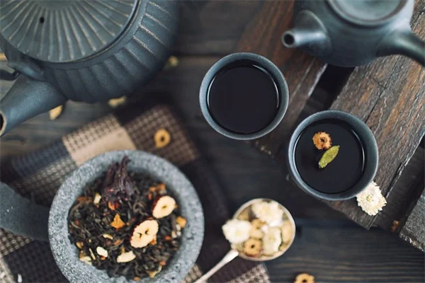 タンポポ茶の作り方！私が実践する庭で育てる3ステップ